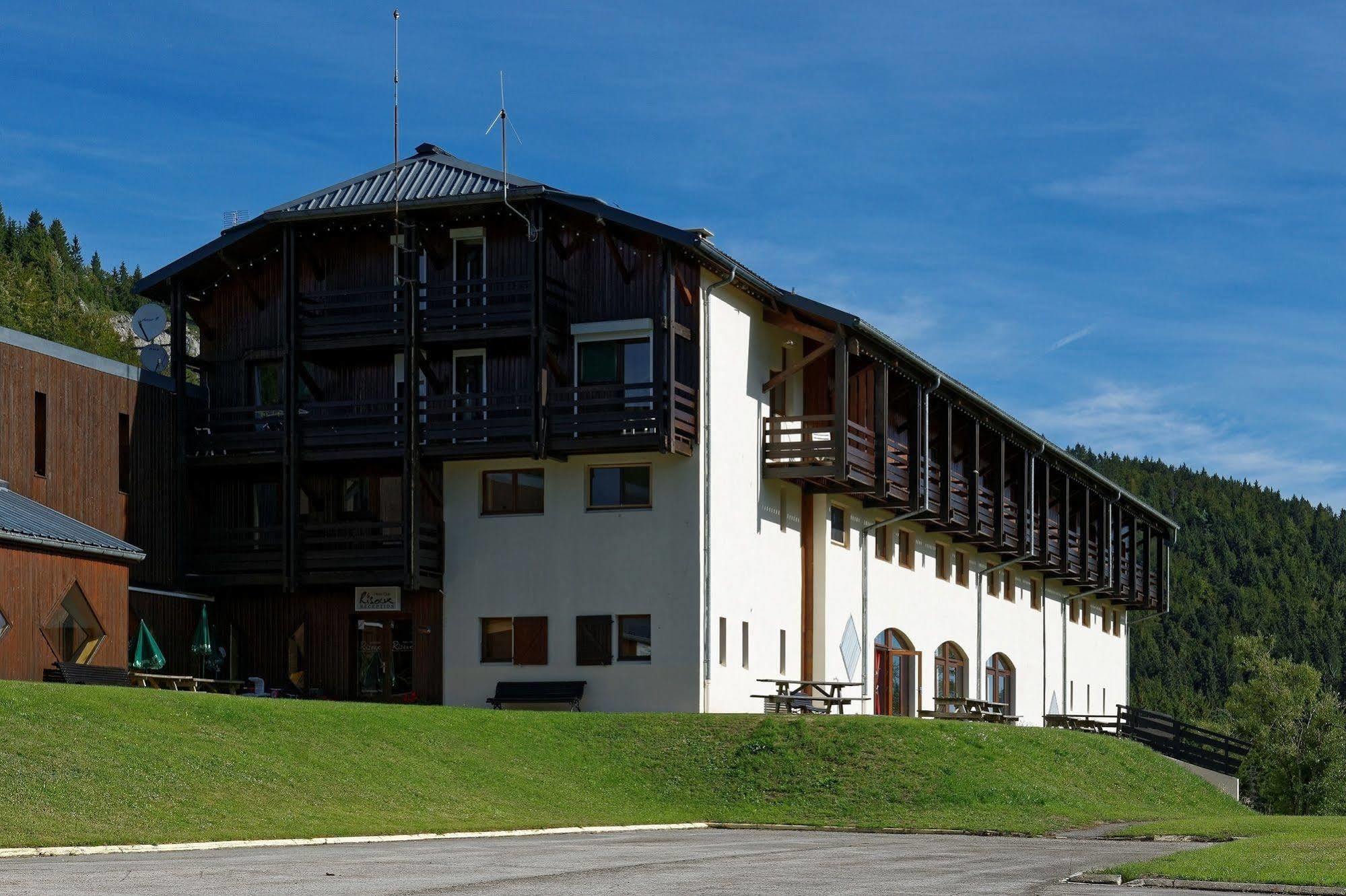 Hotel Club Le Risoux Bois-dʼAmont エクステリア 写真
