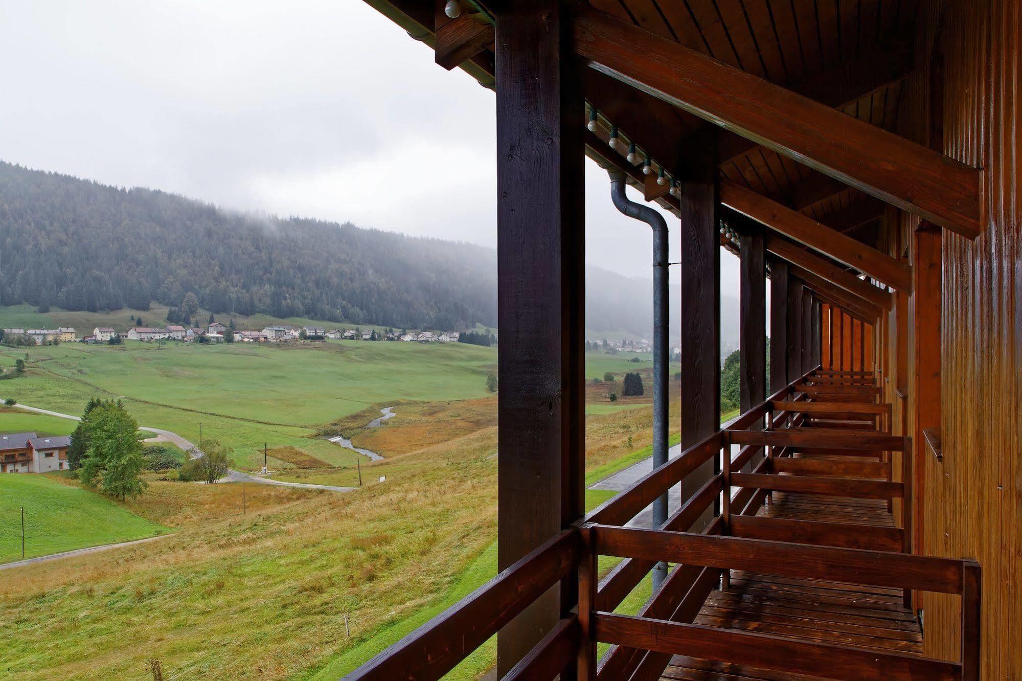 Hotel Club Le Risoux Bois-dʼAmont エクステリア 写真